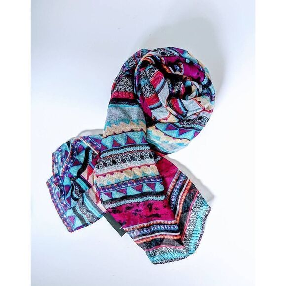 Ladies Aztec Scarf  - Picture 8 of 13